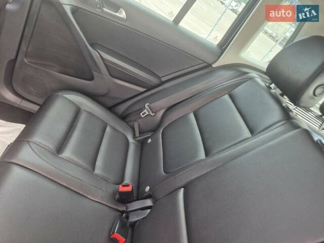 Чорний Фольксваген Тігуан, об'ємом двигуна 1.98 л та пробігом 190 тис. км за 13400 $, фото 6 на Automoto.ua