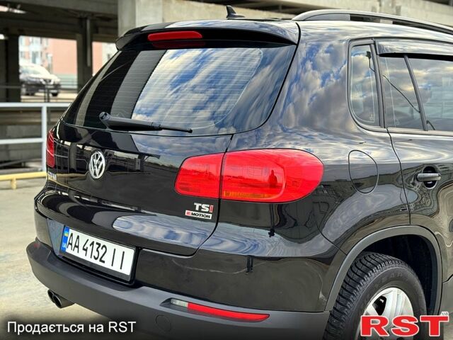 Чорний Фольксваген Тігуан, об'ємом двигуна 2 л та пробігом 184 тис. км за 12450 $, фото 5 на Automoto.ua