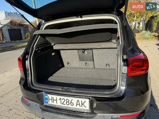 Черный Фольксваген Тигуан, объемом двигателя 1.98 л и пробегом 150 тыс. км за 15000 $, фото 5 на Automoto.ua