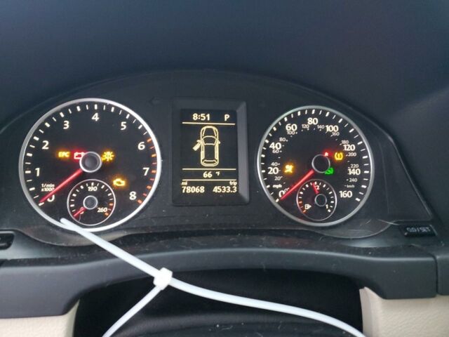 Черный Фольксваген Тигуан, объемом двигателя 2 л и пробегом 125 тыс. км за 8900 $, фото 8 на Automoto.ua