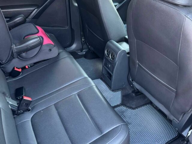 Черный Фольксваген Тигуан, объемом двигателя 2 л и пробегом 162 тыс. км за 12500 $, фото 5 на Automoto.ua