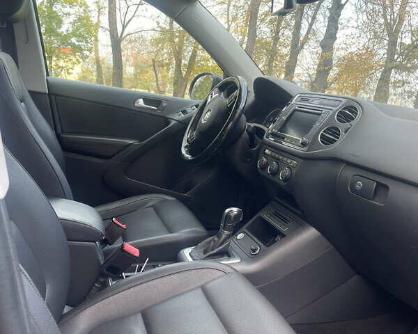 Чорний Фольксваген Тігуан, об'ємом двигуна 2 л та пробігом 180 тис. км за 14700 $, фото 16 на Automoto.ua