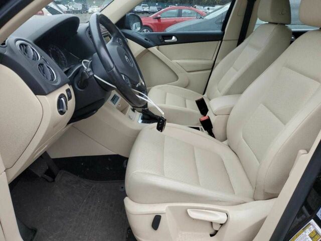 Черный Фольксваген Тигуан, объемом двигателя 2 л и пробегом 97 тыс. км за 2300 $, фото 6 на Automoto.ua