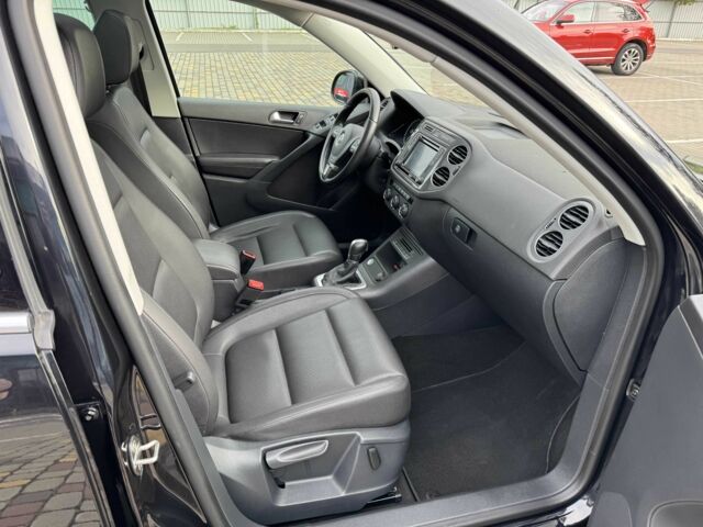 Чорний Фольксваген Тігуан, об'ємом двигуна 2 л та пробігом 157 тис. км за 13499 $, фото 20 на Automoto.ua