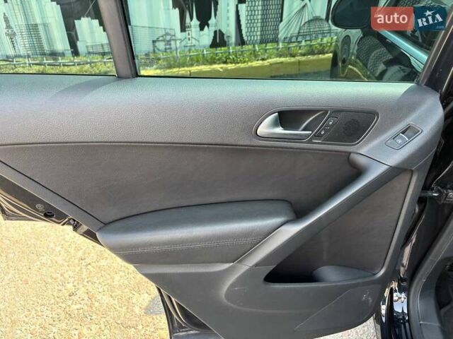 Чорний Фольксваген Тігуан, об'ємом двигуна 1.98 л та пробігом 180 тис. км за 14500 $, фото 5 на Automoto.ua