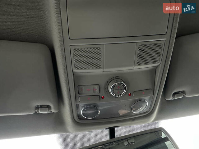 Чорний Фольксваген Тігуан, об'ємом двигуна 1.98 л та пробігом 160 тис. км за 13950 $, фото 109 на Automoto.ua