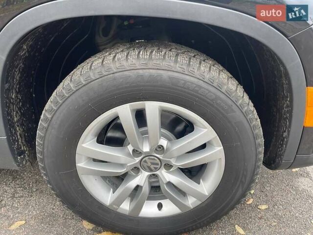 Черный Фольксваген Тигуан, объемом двигателя 1.98 л и пробегом 195 тыс. км за 12250 $, фото 31 на Automoto.ua