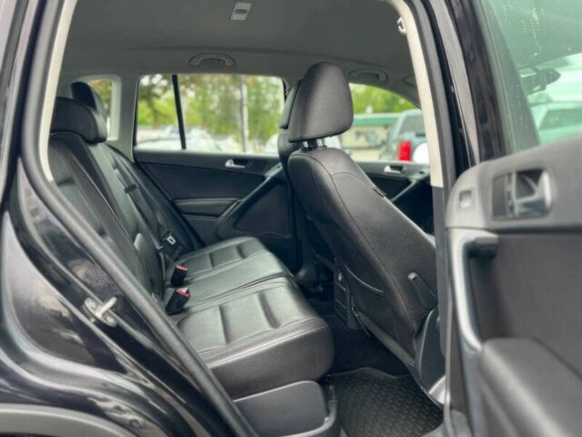 Чорний Фольксваген Тігуан, об'ємом двигуна 2 л та пробігом 70 тис. км за 2800 $, фото 10 на Automoto.ua