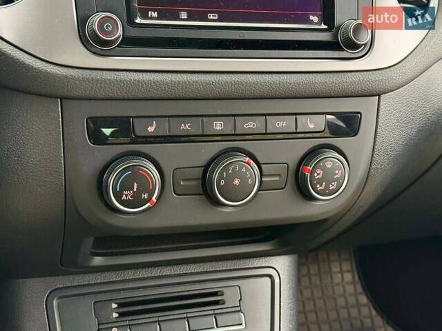 Чорний Фольксваген Тігуан, об'ємом двигуна 1.98 л та пробігом 125 тис. км за 13500 $, фото 27 на Automoto.ua