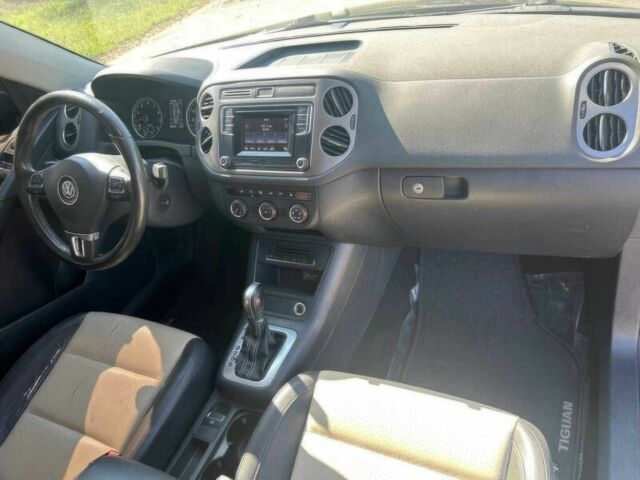 Черный Фольксваген Тигуан, объемом двигателя 2 л и пробегом 79 тыс. км за 2000 $, фото 6 на Automoto.ua