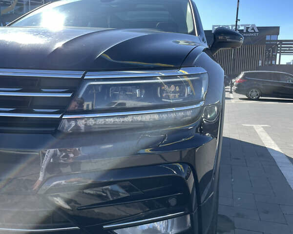 Чорний Фольксваген Тігуан, об'ємом двигуна 1.4 л та пробігом 283 тис. км за 19300 $, фото 6 на Automoto.ua