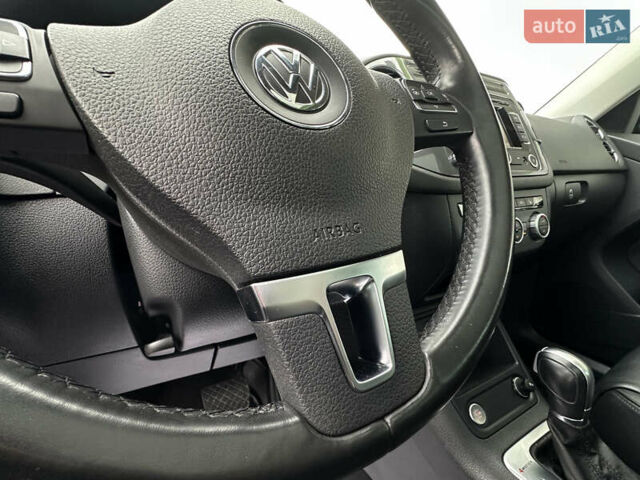 Чорний Фольксваген Тігуан, об'ємом двигуна 1.98 л та пробігом 160 тис. км за 13950 $, фото 66 на Automoto.ua