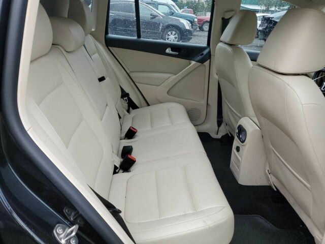 Черный Фольксваген Тигуан, объемом двигателя 2 л и пробегом 97 тыс. км за 2300 $, фото 10 на Automoto.ua