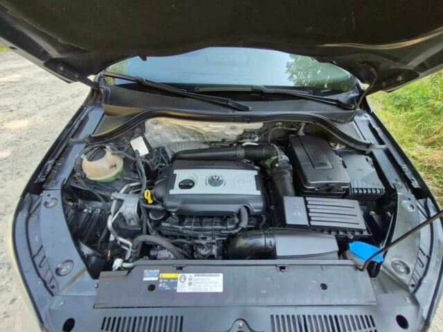 Черный Фольксваген Тигуан, объемом двигателя 2 л и пробегом 156 тыс. км за 8200 $, фото 14 на Automoto.ua