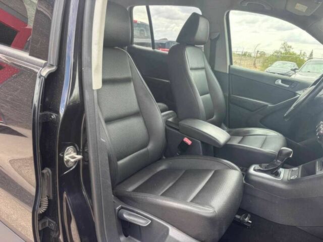 Черный Фольксваген Тигуан, объемом двигателя 2 л и пробегом 77 тыс. км за 3400 $, фото 7 на Automoto.ua