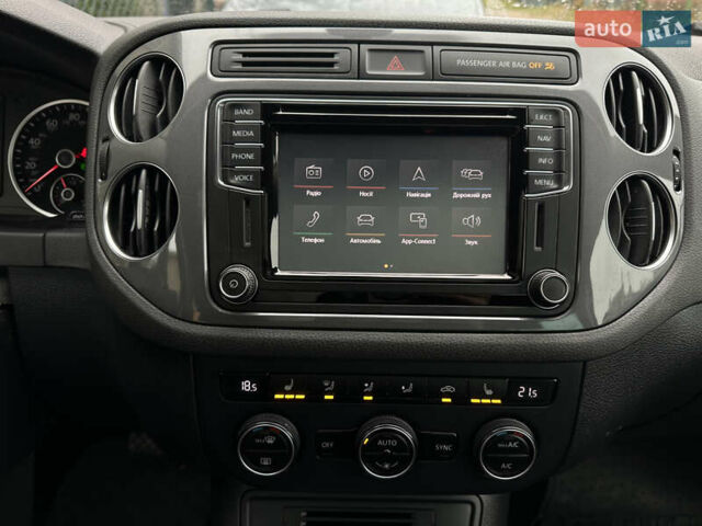 Чорний Фольксваген Тігуан, об'ємом двигуна 1.98 л та пробігом 160 тис. км за 13950 $, фото 94 на Automoto.ua