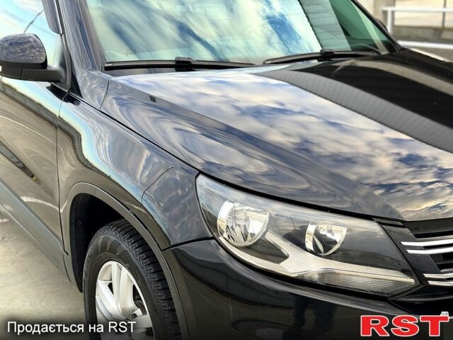 Чорний Фольксваген Тігуан, об'ємом двигуна 2 л та пробігом 184 тис. км за 12450 $, фото 8 на Automoto.ua