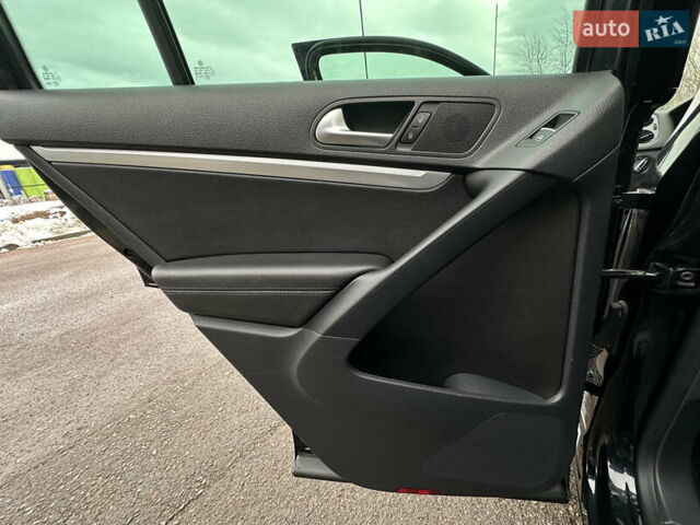 Чорний Фольксваген Тігуан, об'ємом двигуна 1.98 л та пробігом 160 тис. км за 13950 $, фото 74 на Automoto.ua
