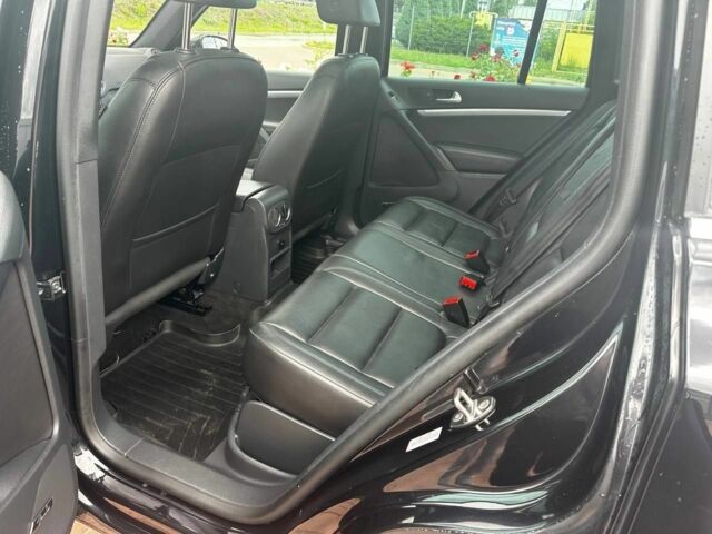 Чорний Фольксваген Тігуан, об'ємом двигуна 2 л та пробігом 220 тис. км за 14000 $, фото 13 на Automoto.ua