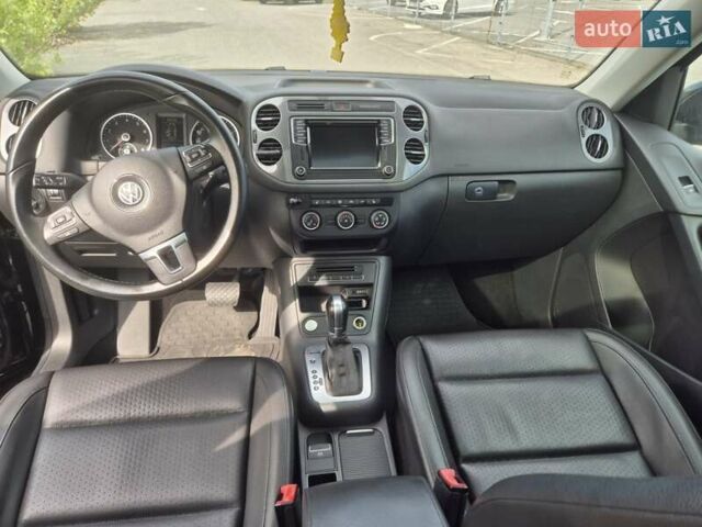 Чорний Фольксваген Тігуан, об'ємом двигуна 1.98 л та пробігом 190 тис. км за 13400 $, фото 8 на Automoto.ua