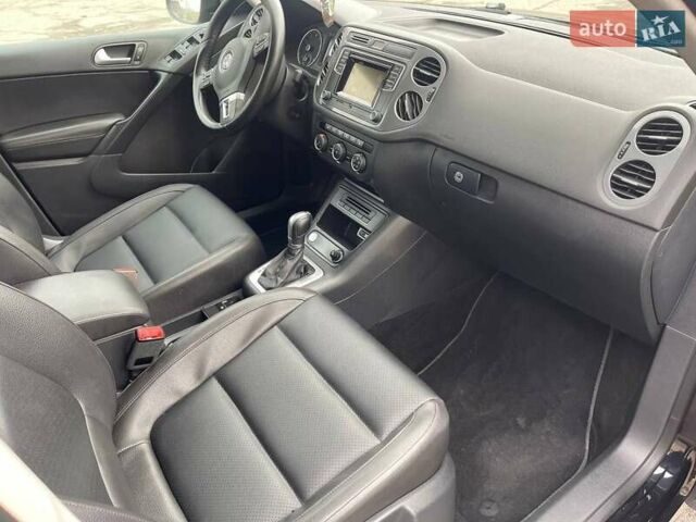 Черный Фольксваген Тигуан, объемом двигателя 1.98 л и пробегом 195 тыс. км за 12250 $, фото 16 на Automoto.ua