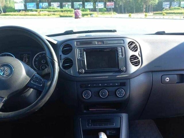 Черный Фольксваген Тигуан, объемом двигателя 2 л и пробегом 70 тыс. км за 9000 $, фото 6 на Automoto.ua