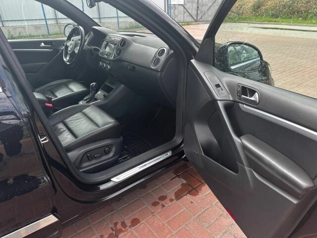 Чорний Фольксваген Тігуан, об'ємом двигуна 2 л та пробігом 220 тис. км за 14000 $, фото 8 на Automoto.ua