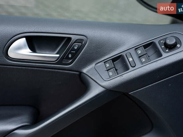 Черный Фольксваген Тигуан, объемом двигателя 1.98 л и пробегом 119 тыс. км за 14550 $, фото 18 на Automoto.ua