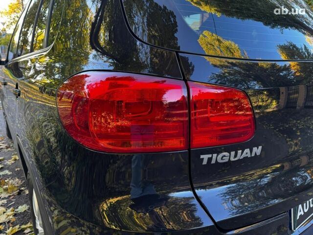 Черный Фольксваген Тигуан, объемом двигателя 2 л и пробегом 260 тыс. км за 12990 $, фото 8 на Automoto.ua