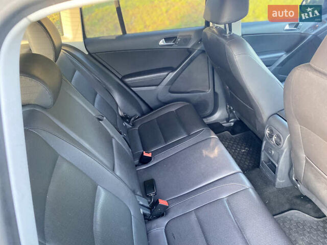 Чорний Фольксваген Тігуан, об'ємом двигуна 1.98 л та пробігом 124 тис. км за 13600 $, фото 35 на Automoto.ua