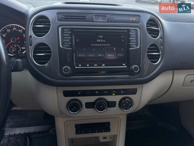 Чорний Фольксваген Тігуан, об'ємом двигуна 1.98 л та пробігом 155 тис. км за 13500 $, фото 21 на Automoto.ua