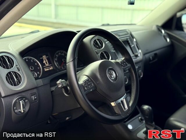 Чорний Фольксваген Тігуан, об'ємом двигуна 2 л та пробігом 184 тис. км за 12450 $, фото 10 на Automoto.ua