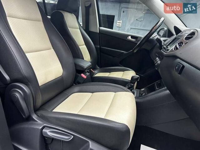 Черный Фольксваген Тигуан, объемом двигателя 2 л и пробегом 133 тыс. км за 14400 $, фото 14 на Automoto.ua