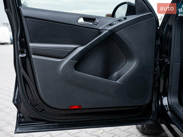 Черный Фольксваген Тигуан, объемом двигателя 1.98 л и пробегом 119 тыс. км за 14550 $, фото 19 на Automoto.ua