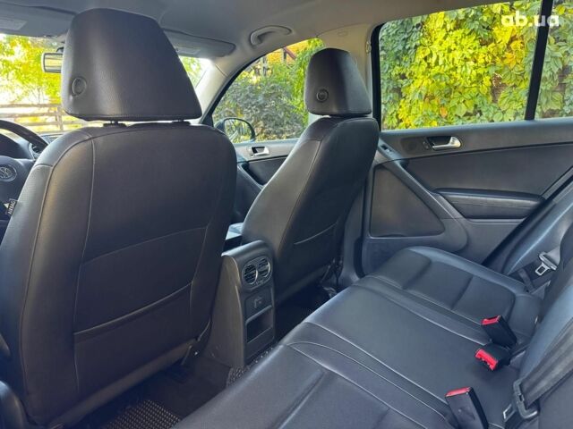 Черный Фольксваген Тигуан, объемом двигателя 2 л и пробегом 260 тыс. км за 12990 $, фото 27 на Automoto.ua