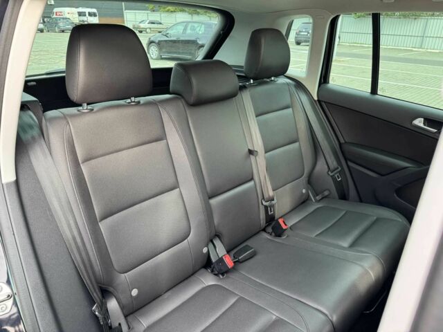 Чорний Фольксваген Тігуан, об'ємом двигуна 2 л та пробігом 157 тис. км за 13499 $, фото 23 на Automoto.ua