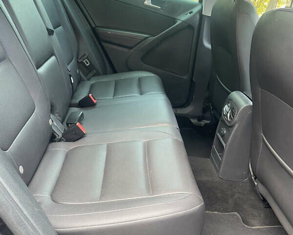 Чорний Фольксваген Тігуан, об'ємом двигуна 2 л та пробігом 180 тис. км за 14700 $, фото 15 на Automoto.ua