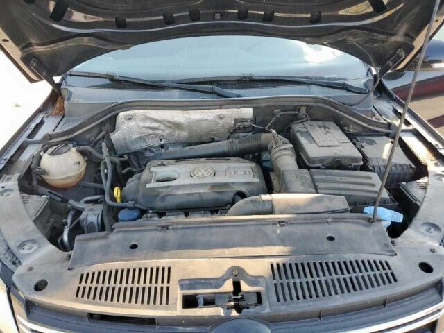 Чорний Фольксваген Тігуан, об'ємом двигуна 0 л та пробігом 83 тис. км за 1500 $, фото 11 на Automoto.ua