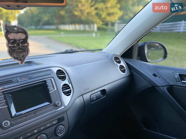 Чорний Фольксваген Тігуан, об'ємом двигуна 1.98 л та пробігом 124 тис. км за 13600 $, фото 29 на Automoto.ua