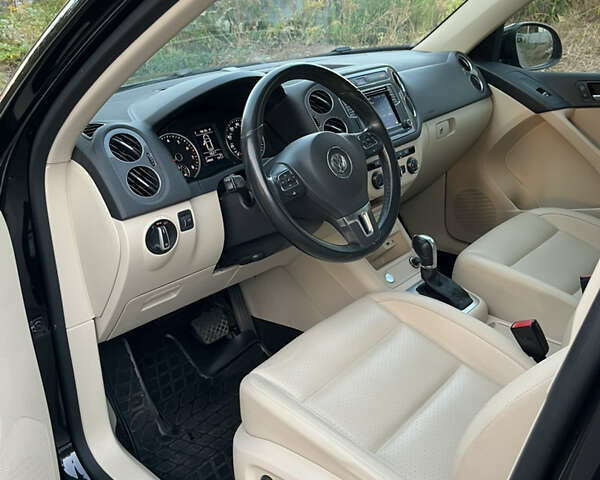 Черный Фольксваген Тигуан, объемом двигателя 1.98 л и пробегом 73 тыс. км за 16000 $, фото 11 на Automoto.ua