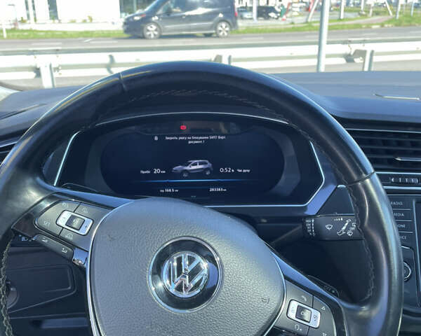 Чорний Фольксваген Тігуан, об'ємом двигуна 1.4 л та пробігом 283 тис. км за 19300 $, фото 11 на Automoto.ua