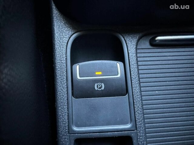 Черный Фольксваген Тигуан, объемом двигателя 2 л и пробегом 260 тыс. км за 12990 $, фото 23 на Automoto.ua