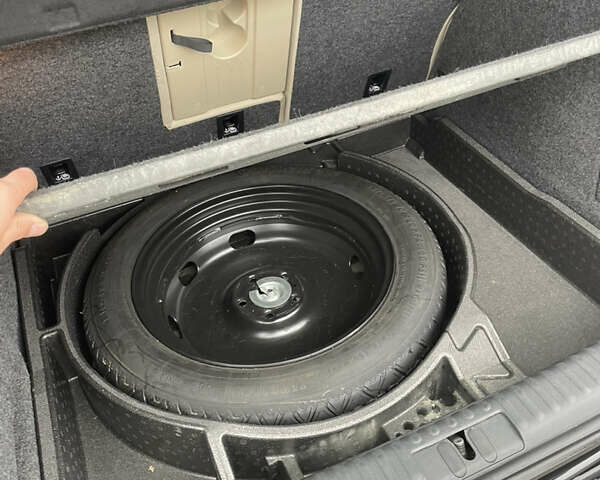 Черный Фольксваген Тигуан, объемом двигателя 2 л и пробегом 166 тыс. км за 13990 $, фото 25 на Automoto.ua