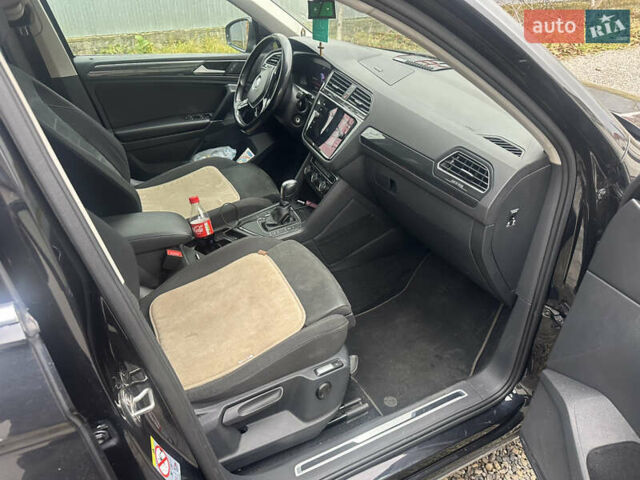 Черный Фольксваген Тигуан, объемом двигателя 1.97 л и пробегом 235 тыс. км за 21000 $, фото 6 на Automoto.ua