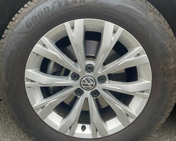 Чорний Фольксваген Тігуан, об'ємом двигуна 1.97 л та пробігом 167 тис. км за 27000 $, фото 1 на Automoto.ua