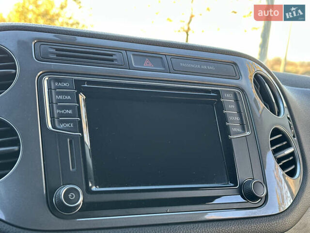 Черный Фольксваген Тигуан, объемом двигателя 2 л и пробегом 100 тыс. км за 14200 $, фото 63 на Automoto.ua