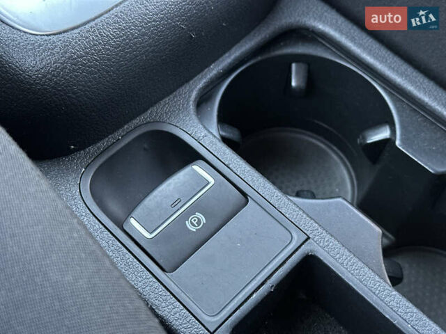 Черный Фольксваген Тигуан, объемом двигателя 2 л и пробегом 100 тыс. км за 14200 $, фото 67 на Automoto.ua