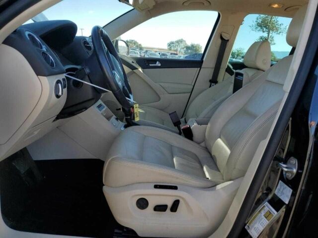 Черный Фольксваген Тигуан, объемом двигателя 2 л и пробегом 80 тыс. км за 2000 $, фото 6 на Automoto.ua