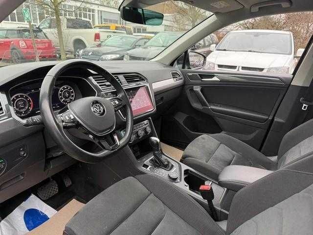 Черный Фольксваген Тигуан, объемом двигателя 2 л и пробегом 102 тыс. км за 12100 $, фото 13 на Automoto.ua