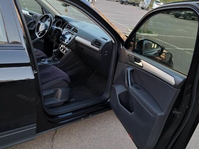 Чорний Фольксваген Тігуан, об'ємом двигуна 2 л та пробігом 176 тис. км за 20500 $, фото 10 на Automoto.ua